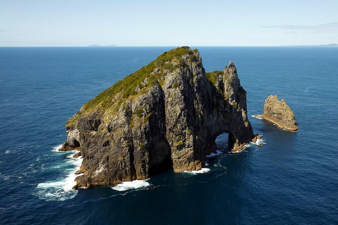 Bay of Islands and Hole in the Rock Scenic Helicopter Tour - Who will enjoy this most