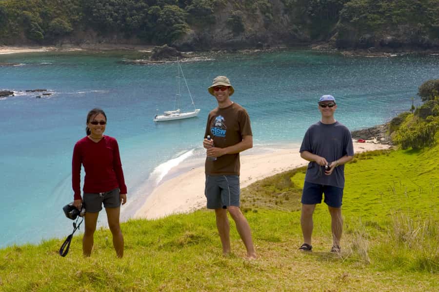 Bay of Islands: Awesome Day Sailing Tour with Island Stop - Lunch on the beach
