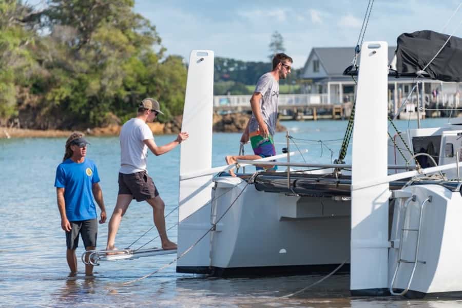Bay of Islands: Catamaran Sail, Wildlife Island & Lunch - Meeting the catamaran on Paihia Beach
