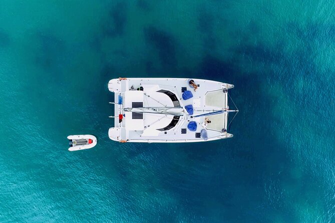 Bay of Islands: Day Sailing Cruise with Island Stop and Lunch - Key points at a glance