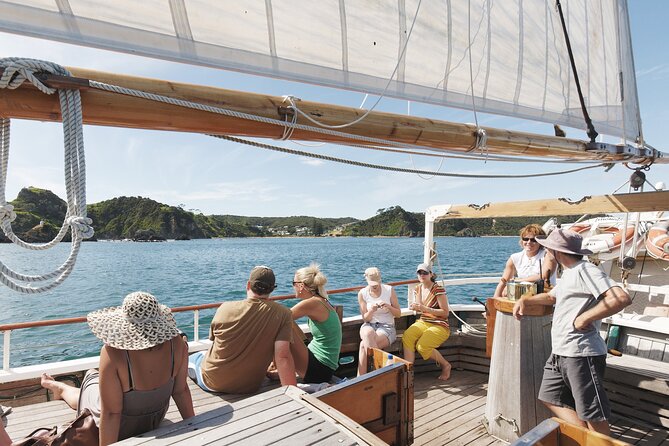 Bay of Islands Tall Ship Sailing on R. Tucker Thompson Including BBQ Lunch - Meeting the R. Tucker Thompson at Russell Wharf