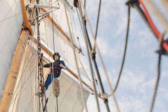 Bay of Islands Tall Ship Sailing on R. Tucker Thompson Including BBQ Lunch - BBQ lunch aboard a historic-style schooner