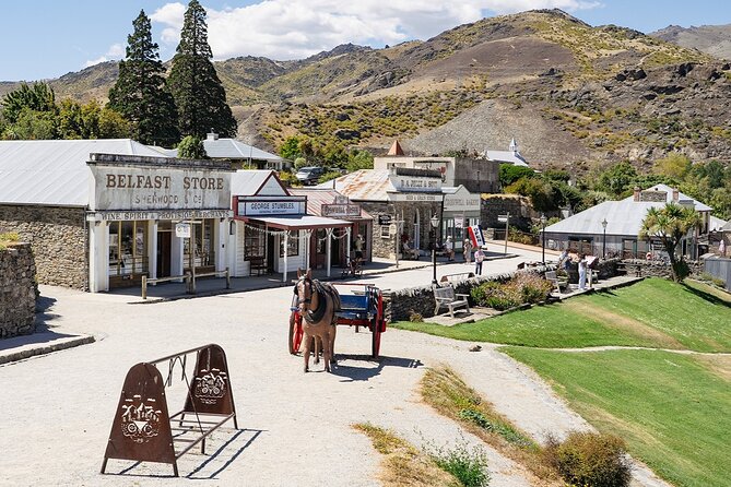 Boutique Wine Tour - visit Central Otago, 4 Wineries & Lunch - A final Gibbston tasting breaks up the return