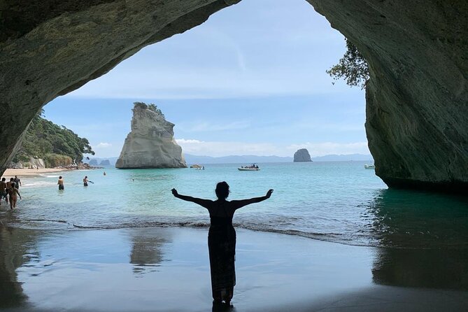 Cathedral Cove and Hot Water Beach Scenic Day Tour from Auckland - Hot Water Beach and the Tide-Smart Plan