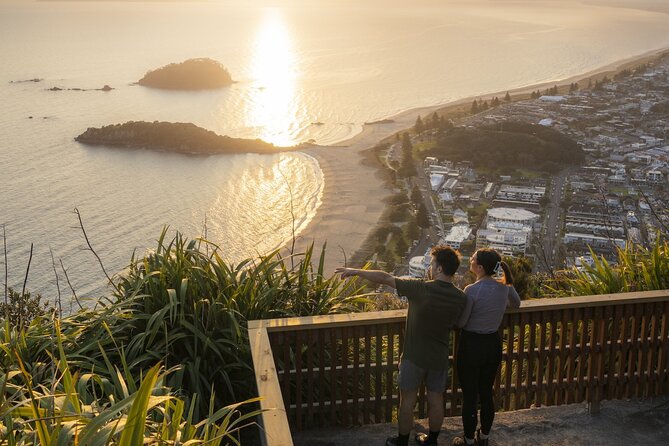 Cathedral Cove & Hot Water Beach with Lunch from Auckland - Cathedral Cove is the day’s signature walk