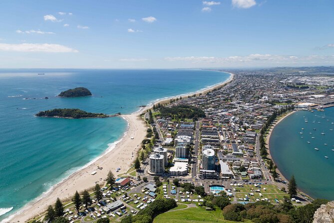 Cathedral Cove & Hot Water Beach with Lunch from Auckland - Picnic lunch keeps the day simple