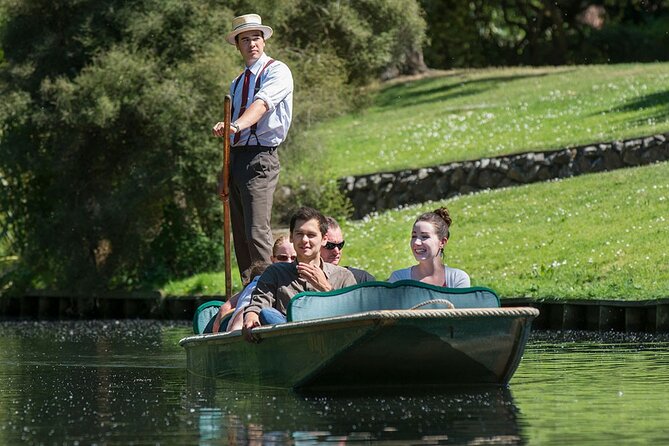 Christchurch Sightseeing Pass - Avon River punting: 30 quiet minutes near the Botanic Gardens
