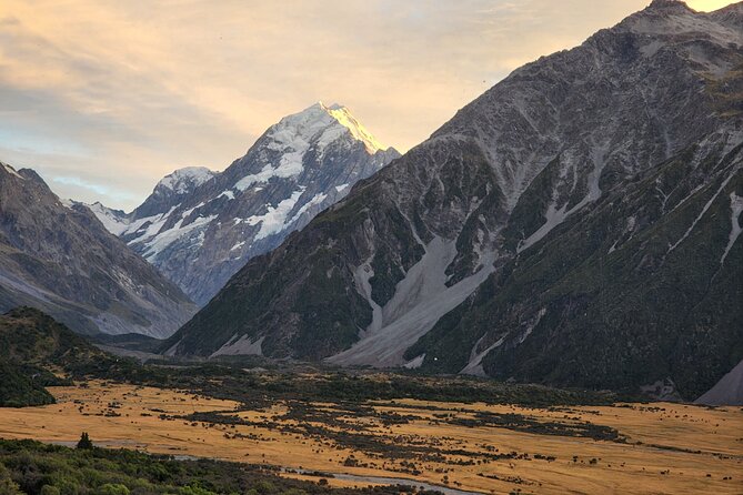Christchurch to Queenstown via Lake Tekapo and Mt Cook (1 way) - High Country Salmon, Lindis Pass, and the road south