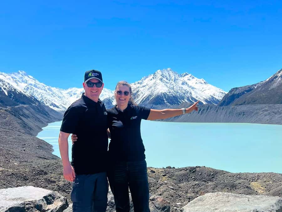 Christchurch: to Queenstown via Mt Cook 1 Way Tour - Jackson Orchards and a small sweet break