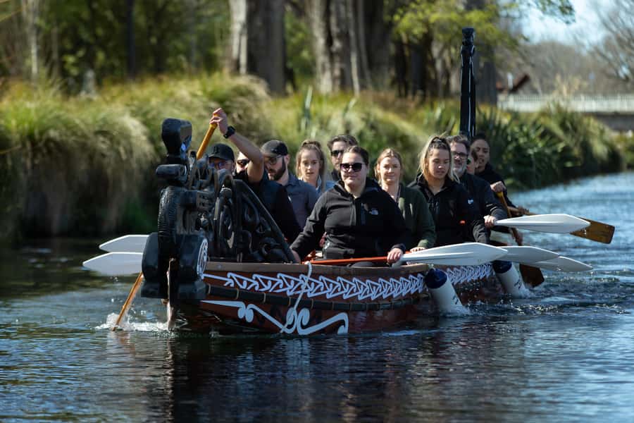 Christchurch: Waka Paddling Experience on the Avon River - Is $59 good value for one hour?