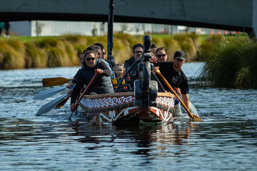 Christchurch: Waka Paddling Experience on the Avon River - What to bring and how to prepare