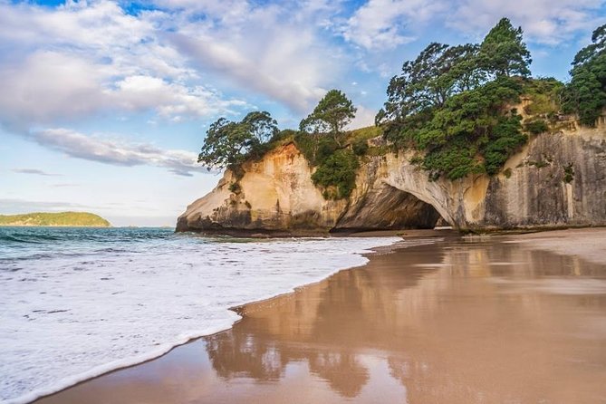 Coromandel Coastal Experience - Small Group Tour from Auckland - Two hours at Hot Water Beach