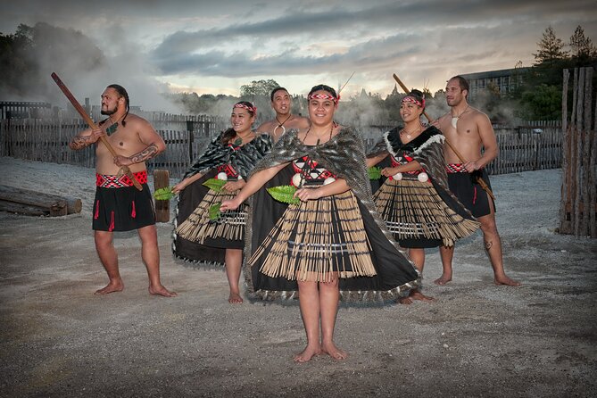 Cultural Performance - Reading the hand movements, poi, and expressions