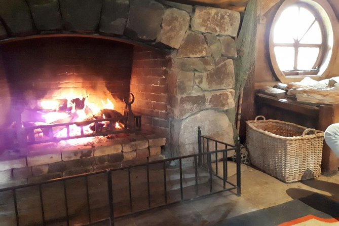 Day Tour Hobbiton + Rotorua from Auckland in Luxury Minibus - A 6:25 am start from Auckland