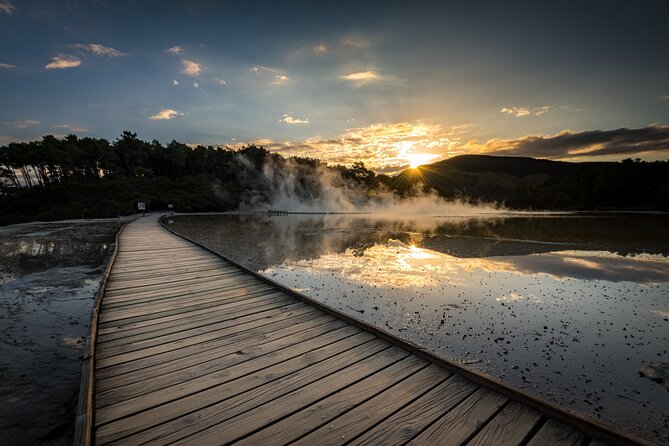 Devil's Bath Experience - Private Tour to Wai-O-Tapu & Lake Taupo - Honey tasting at Huka Honey Hive
