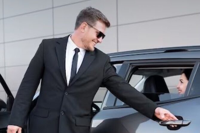 Direct & Quick Auckland Airport Transfer to/from Hotel in SUV - Why flight tracking helps, and where it has limits