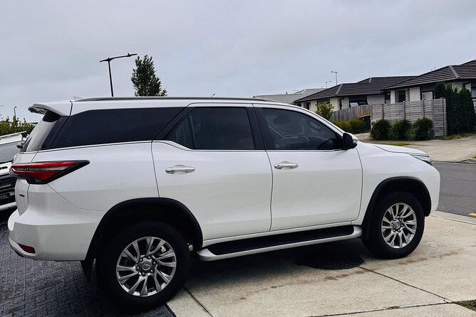 Direct & Quick Auckland Airport Transfer to/from Hotel in SUV - Is $64 good value for your group?