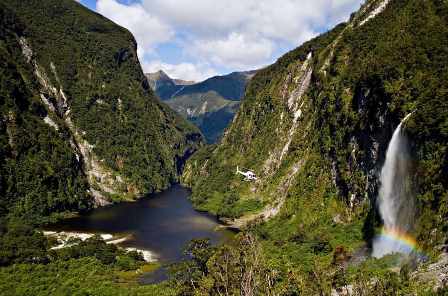 Doubtful Sound: Scenic Flight with 2 Landings - Crossing Wilmot Pass into Doubtful Sound
