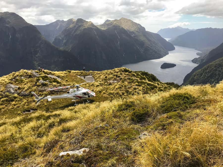 Doubtful Sound: Scenic Flight with 2 Landings - From Lake Manapouri to the Iris Burn Valley
