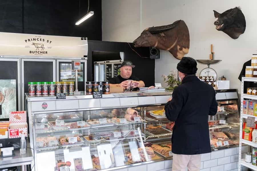Dunedin: 3 Hour Artisan Food Walking Tour - Meeting outside the iSite