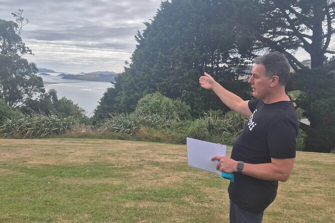 Dunedin City - Settlers & Voyages Tour - Otago University closes the tour with a walk