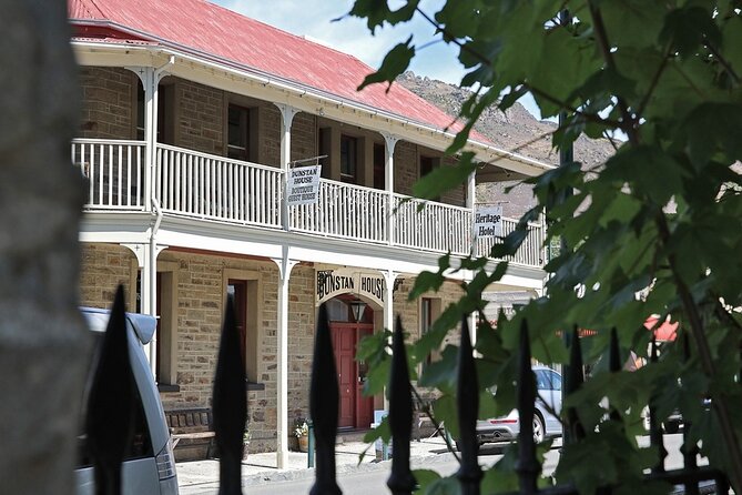 Dunedin to Queenstown One Way Tour Including Taieri Gorge Train - Why this nine-hour transfer is worth considering