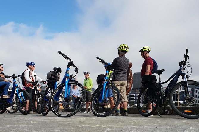 Easy Rider Two-Hour Wellington eBike Tour - Finishing at the Wellington sign