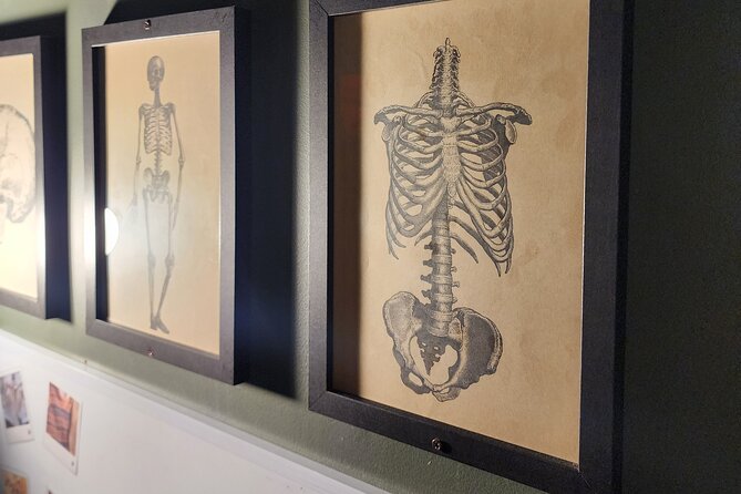Escape Room Experience Taupo - The Hunting Lodge - The Hunting Lodge opens with a double homicide