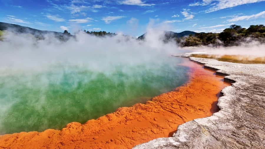 Ex Hamilton: Triple Deal WAI-O-TAPU, Redwood & Blue Springs - Bubbling mud at Wai-O-Tapu