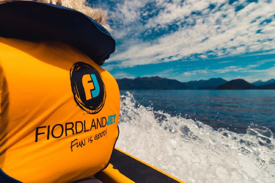 Fiordland: Jet Boat & Nature Walk Experience from Te Anau - Reaching Lake Manapouri