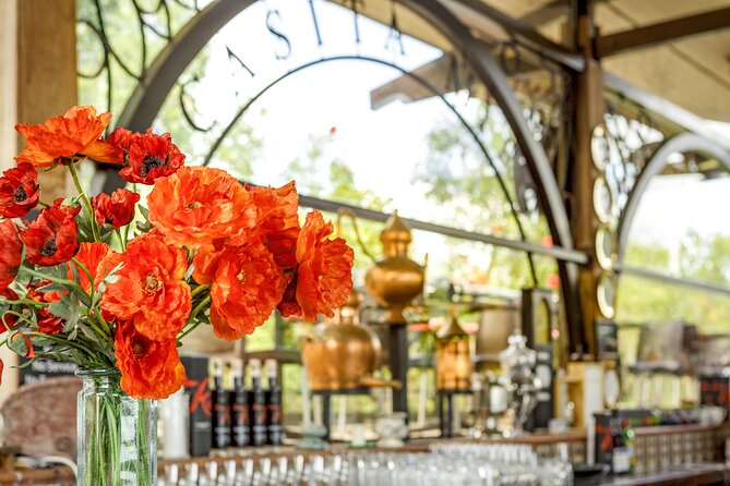 Flavours of Waiheke, wine, beer, spirits INCLUDES lunch - MAX 11 - Key points to know before booking