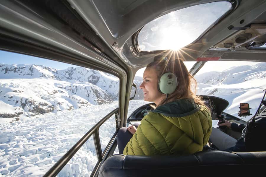 Fox Glacier: Scenic Helicopter Flight with Snow Landing - What the pilot adds to the experience