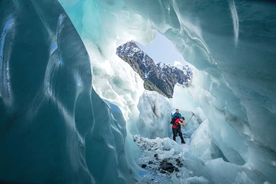 Franz Josef: 2.5 Hour Glacier Hike with Helicopter Transfer - Why this Franz Josef glacier hike is different