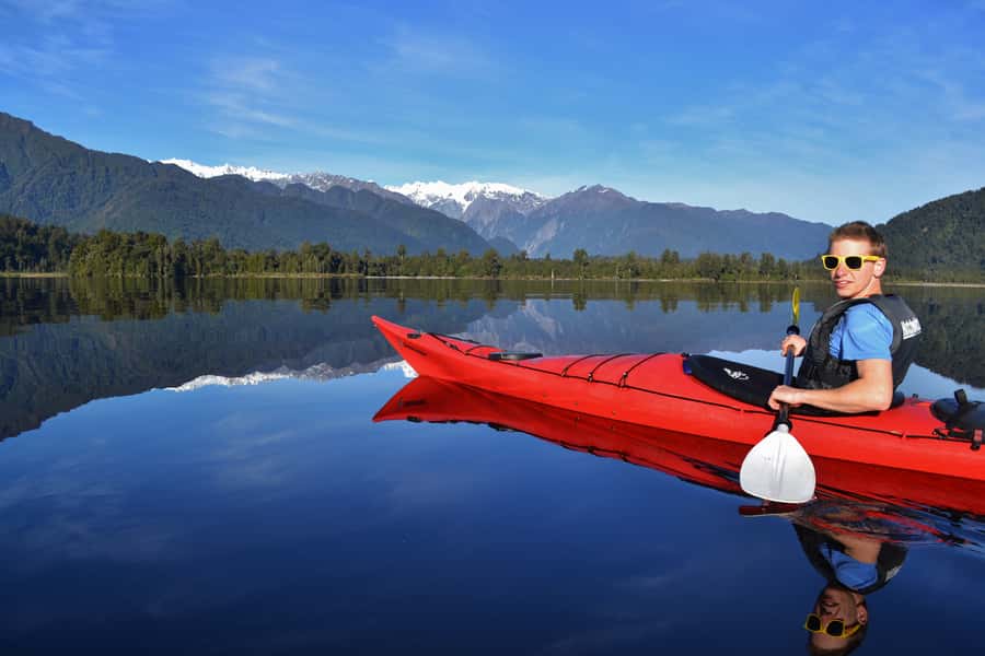Franz Josef: 3-Hour Kayak Tour on Lake Mapourika - Booking and practical details