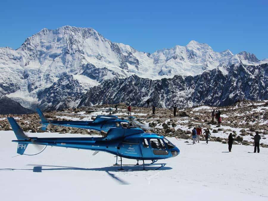 Franz Josef: 35min Helicopter Trip over Two Glaciers - The Southern Alps and the mountain-top snow landing