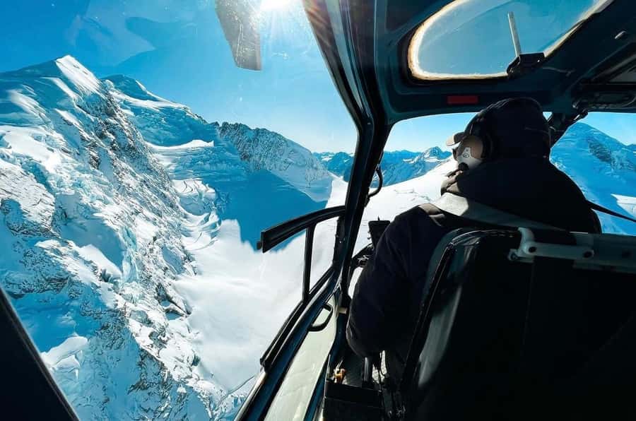 Franz Josef: 35min Helicopter Trip over Two Glaciers - The first views: rainforest, rivers, and Franz Josef Glacier