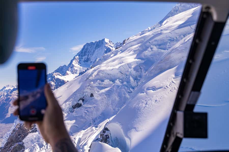 Franz Josef: Grand Circle 60 Minute Scenic Flight - La Perouse and Balfour Glaciers add a quieter side