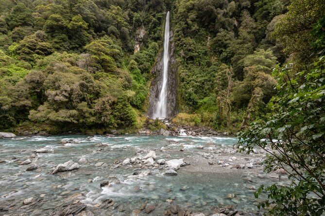 Franz Josef to Queenstown Small Group Tour via Wanaka 1 -Way - Blue Pools Track in Mount Aspiring National Park
