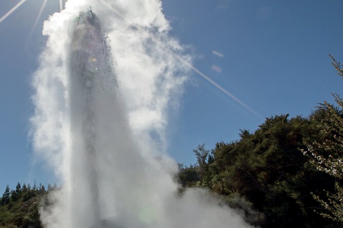 From Auckand: Waiotapu and Polynesian Spa Rotorua Day Tour - Who should book this full-day outing?