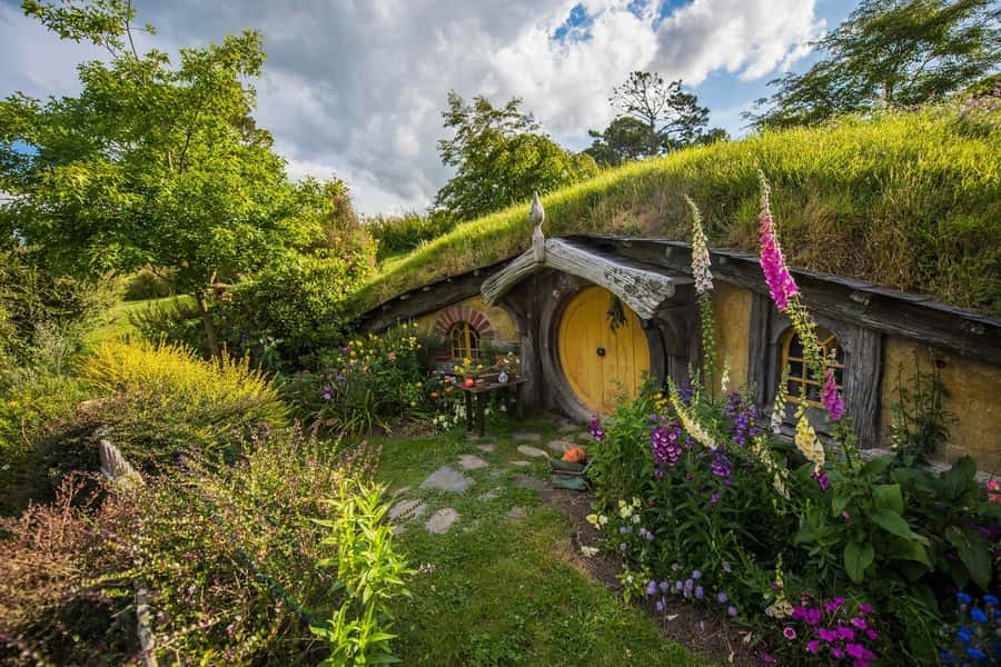 From Auckland: Hobbiton Movie Set Full-Day Small-Group Trip - Why an early Hobbiton visit matters