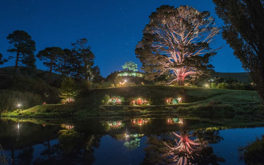 From Auckland: Hobbiton Movie Set Full-Day Small-Group Trip - The Auckland to Matamata drive