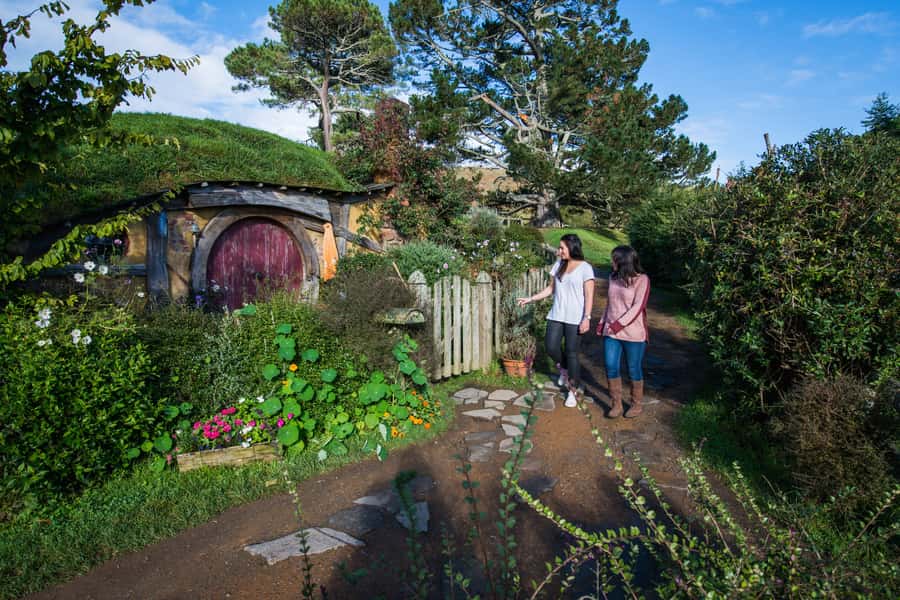 From Auckland: Hobbiton Movie Set Trip with Guided Tour - Hobbit Holes, the Old Mill, and the bridge
