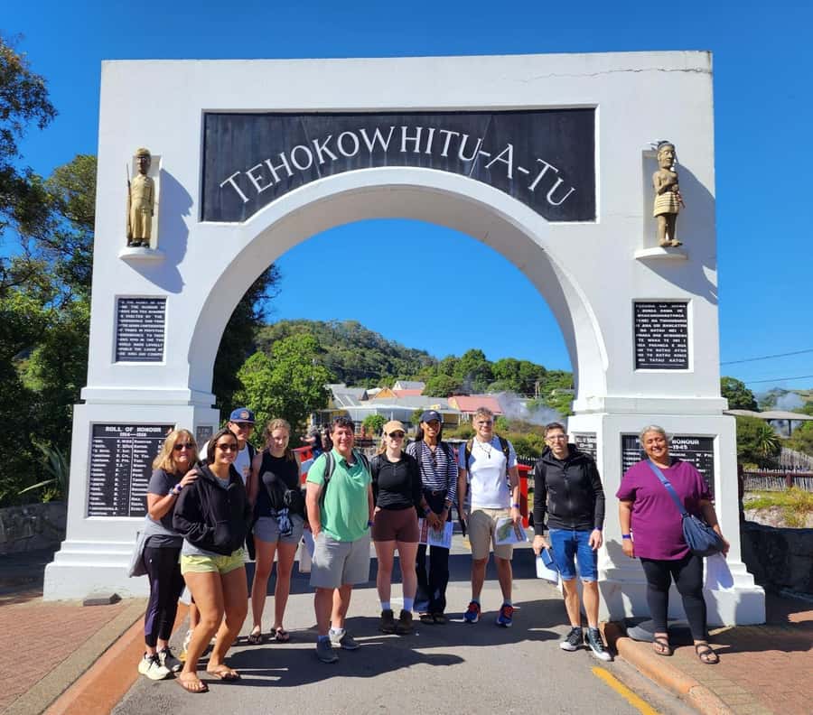 From Auckland: Rotorua Māori Village & Hot Springs with Haka - Lunch at the village café