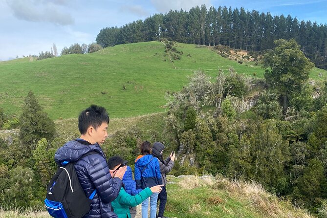 From Auckland: Spellbound, Waitomo Glowworm Cave Small Group Tour - What the guides add to the experience