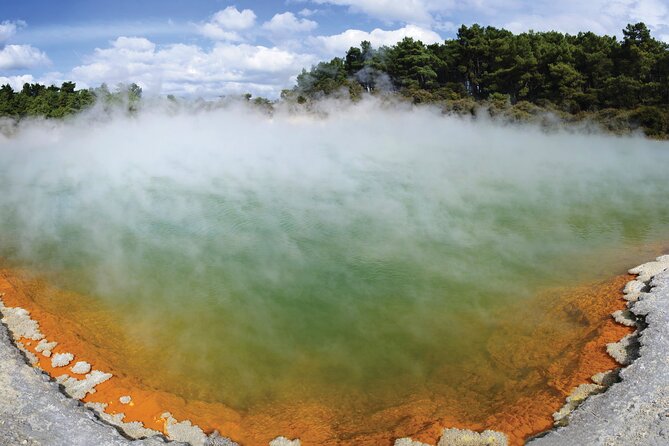 From Auckland to Rotorua Waiotapu and Activity Combinations - Lady Knox Geyser: fifteen minutes of drama