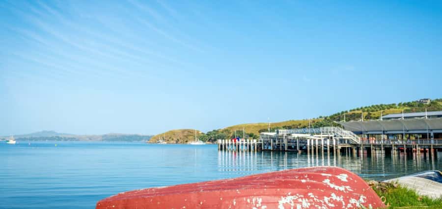 From Auckland: Waiheke Island Wineries' Tour - Meeting the guide at the ferry terminal