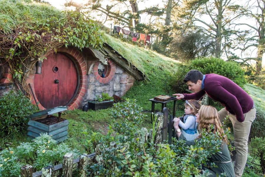 From Matamata: Guided Hobbiton Experience with Bus Transfers - Starting at Matamata’s i-SITE Gatehouse