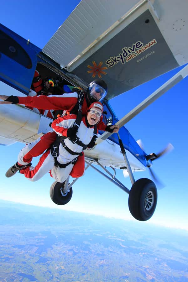 From Motueka: Abel Tasman Tandem Skydive Experience - The scenic flight before the jump