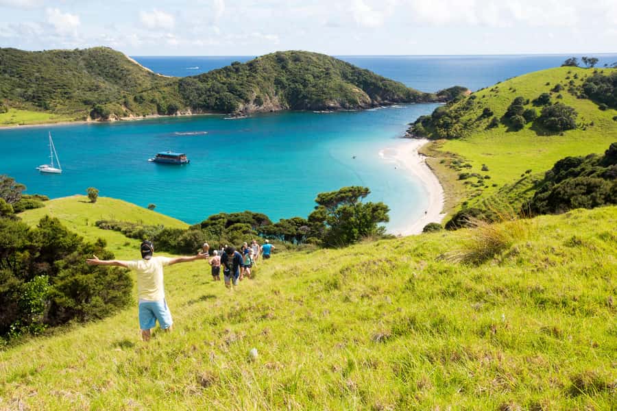 From Paihia: The Rock Adventure Overnight Cruise - What the crew does well