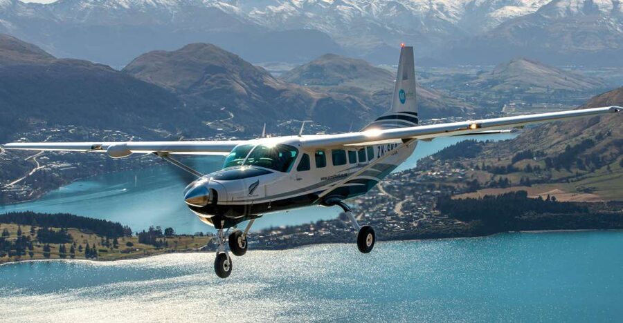 From Queenstown: Milford Sound Flight and Nature Cruise - The return flight shows a different side of Fiordland